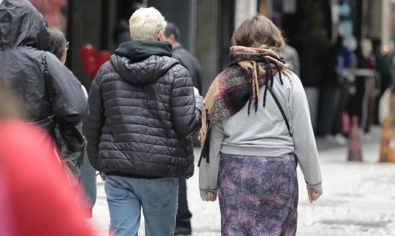 Frio intenso atinge o Sudeste e geada é prevista no Sul