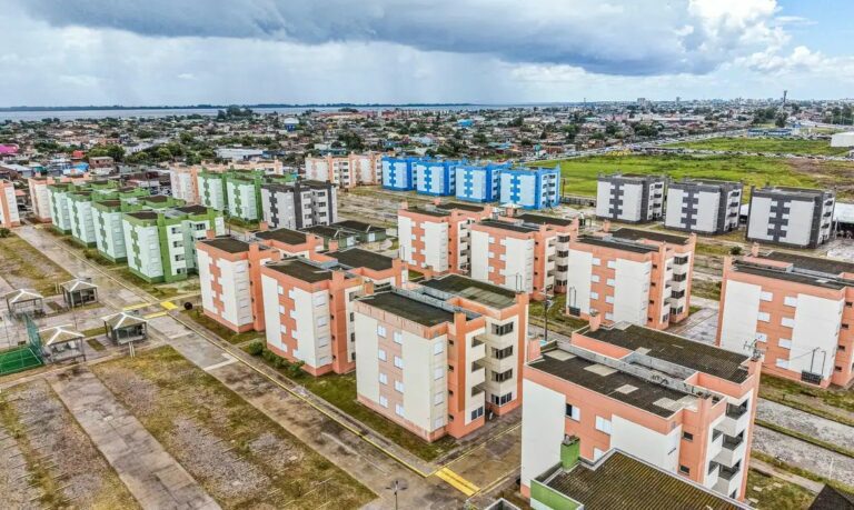 Governo libera R$ 20,5 bilhões para habitação e órgãos federais