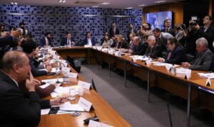 Governo retira urgência de PL sobre escala 6x1 na Câmara
