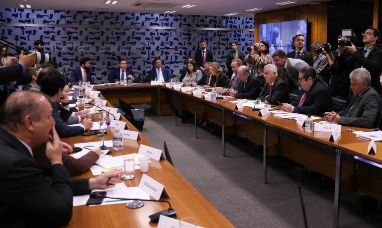 Governo retira urgência de PL sobre escala 6x1 na Câmara