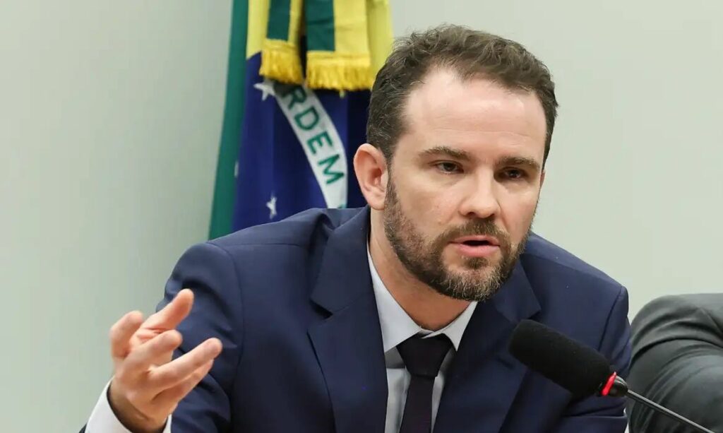 Lula determina avaliação sobre impactos de sanções dos EUA na economia