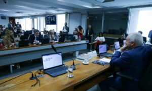 Senado define cronograma de votação da PEC do fim da escala 6x1