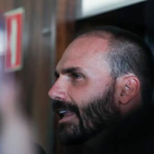 STF julga condenação de Eduardo Bolsonaro por coação em processo