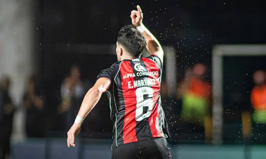 Vitória bate Fortaleza de virada e conquista o penta da Copa do Nordeste