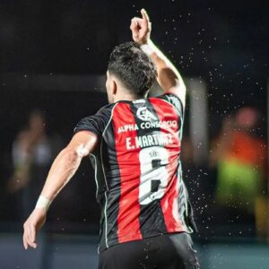 Vitória bate Fortaleza de virada e conquista o penta da Copa do Nordeste