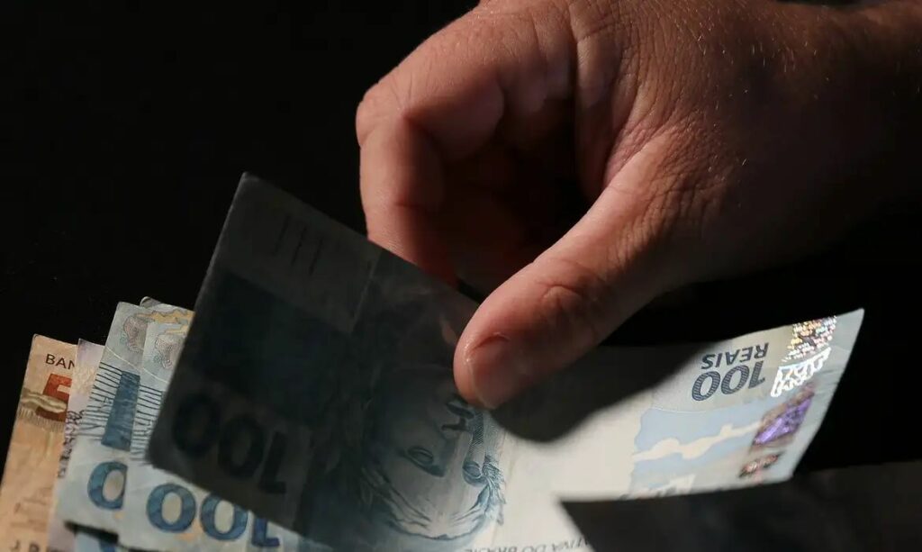 Abono salarial 2026: trabalhadores nascidos em setembro e outubro recebem