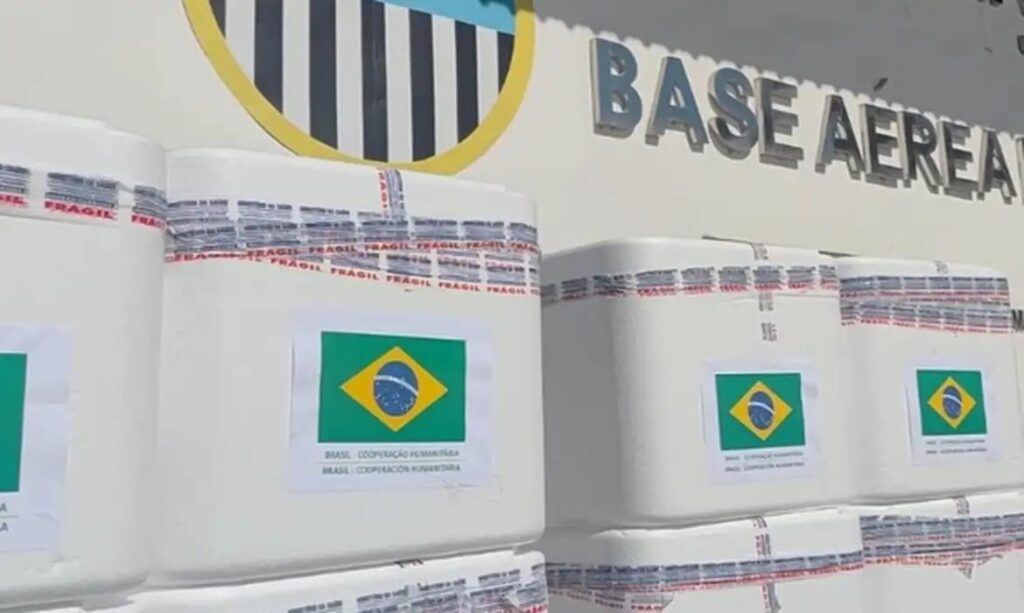 Brasil envia 690 mil doses de vacinas como ajuda humanitária à Venezuela