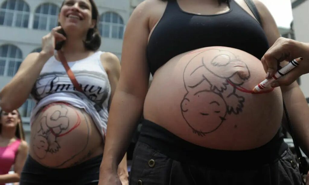 Cesarianas no Brasil: Fatores Sociais e Estruturais Influenciam a Decisão