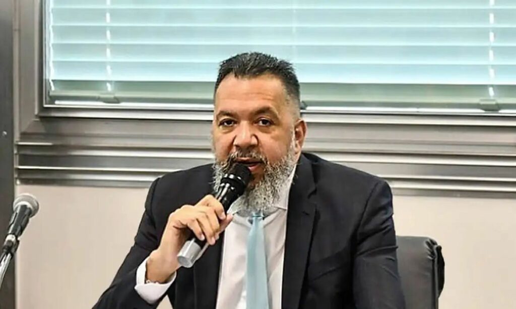 Ex-prefeito de Belford Roxo permanece preso após audiência de custódia