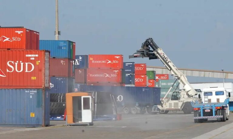 Exportações brasileiras aos EUA crescem após tarifas de Trump