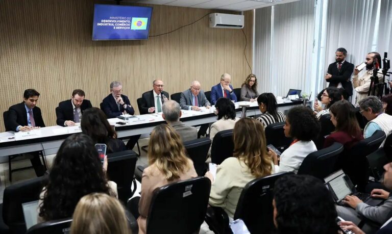 governo_anuncia_socorro_a_setores_afetados_por_tarifas_dos_eua
