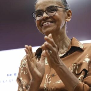 Marina Silva recebe Legião de Honra, maior condecoração da França