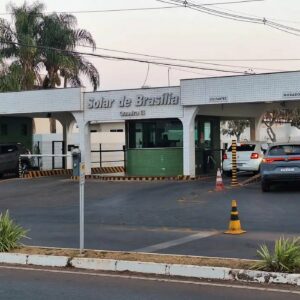 Moraes suspende visitas a Bolsonaro e amplia restrições em prisão domiciliar