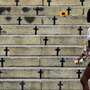Mortes violentas caem 8,2% no Brasil em 2025; feminicídios sobem 4%