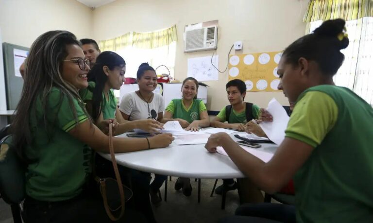 Pé-de-Meia: estudantes nascidos em setembro e outubro recebem parcela