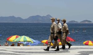 Rio de Janeiro inicia operação de ordenamento urbano nas praias da Zona Sul