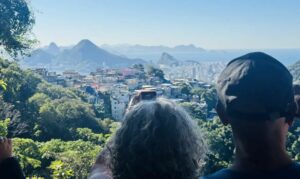 Trilha na Rocinha revela Mata Atlântica e história do reflorestamento no Rio
