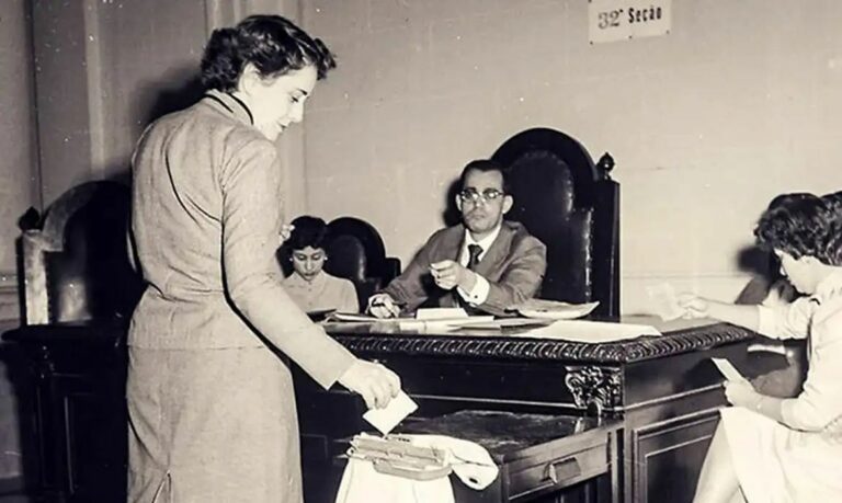 A resistência histórica do voto feminino contra a misoginia